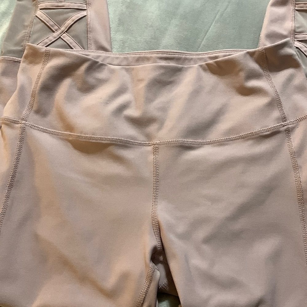 Crop workout pants